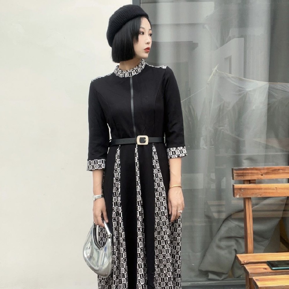 傲丽佩娜2023秋季七分袖显瘦连衣裙